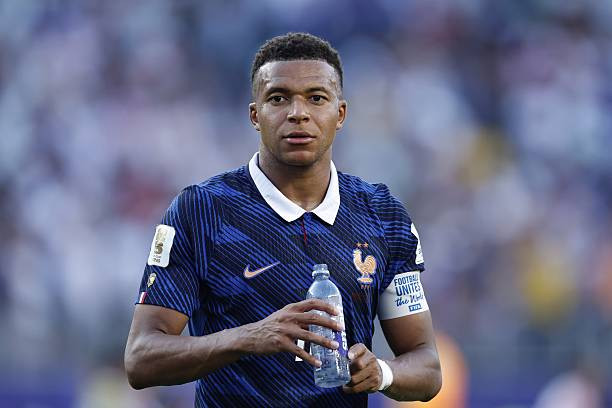 Mbappe san bằng kỷ lục của Messi đưa Pháp vào tứ kết World Cup 2026
