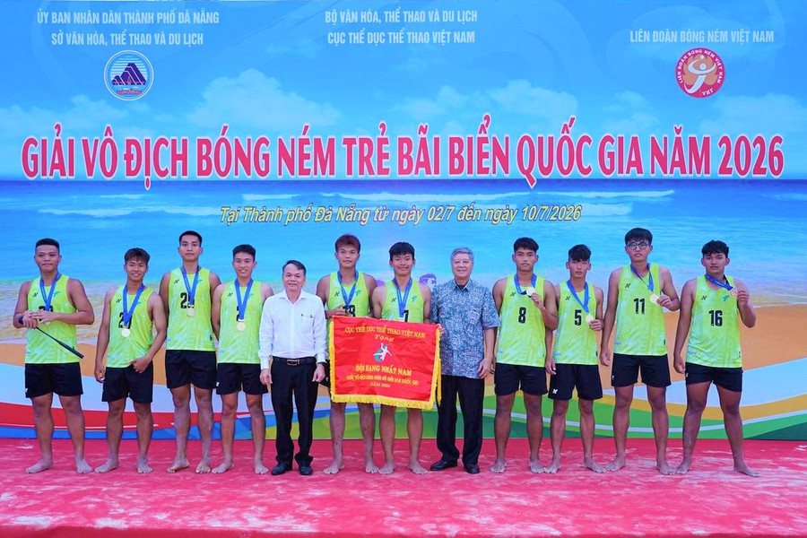 Đội Thành phố Hồ Chí Minh 1 vô địch U18 nam giải bóng ném trẻ bãi biển quốc gia tại Đà Nẵng