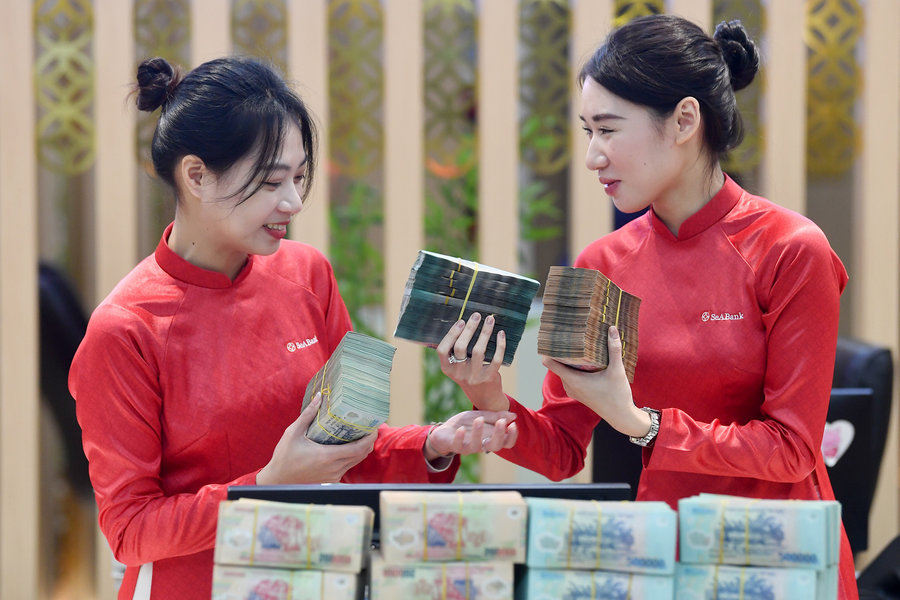 Lãi suất ngân hàng ngày 7/7/2026: Đua 'săn sale' lãi suất huy động tới 8,9%