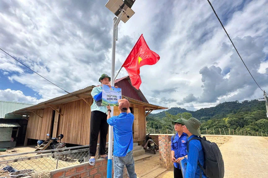 Góp sức trẻ xây dựng nông thôn mới