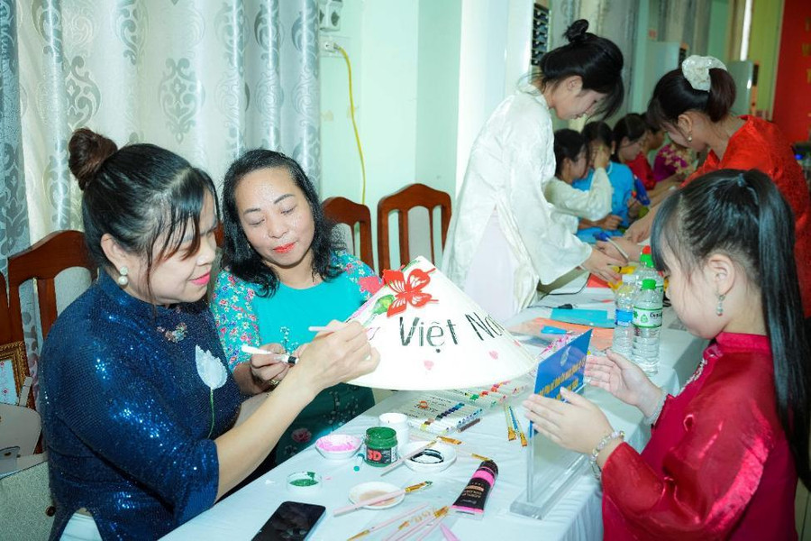 Coca-Cola Việt Nam khởi động dự án thương mại điện tử cho làng nghề