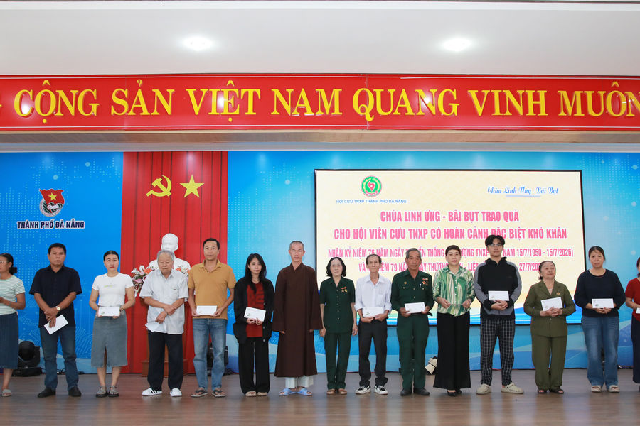 Trao 200 suất quà cho hội viên cựu Thanh niên xung phong có hoàn cảnh đặc biệt khó khăn