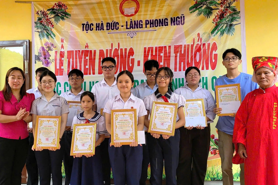 Ngọn lửa hiếu học truyền đời