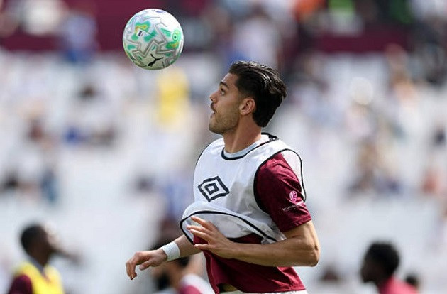 Arsenal cân nhắc tái hợp Konstantinos Mavropanos sau khi West Ham xuống hạng