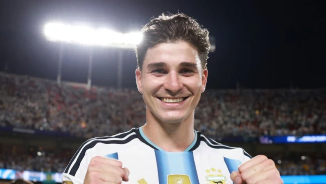 Arsenal tăng tốc vụ Julian Alvarez, Pep Guardiola được tuyển Ý săn đón