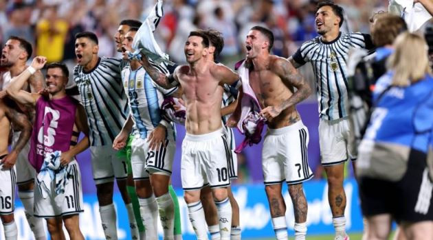 Argentina hạ Thụy Sĩ 3-1: Nghệ thuật đi bộ và sự tĩnh lặng đáng sợ của Lionel Messi