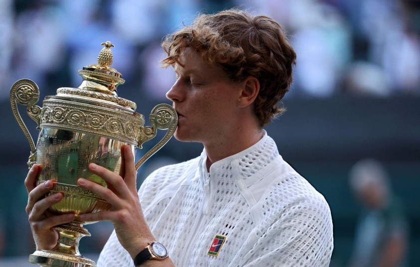 Jannik Sinner bảo vệ ngôi vương Wimbledon: Bản lĩnh số 1 và chiến thắng thứ 10 trước Zverev