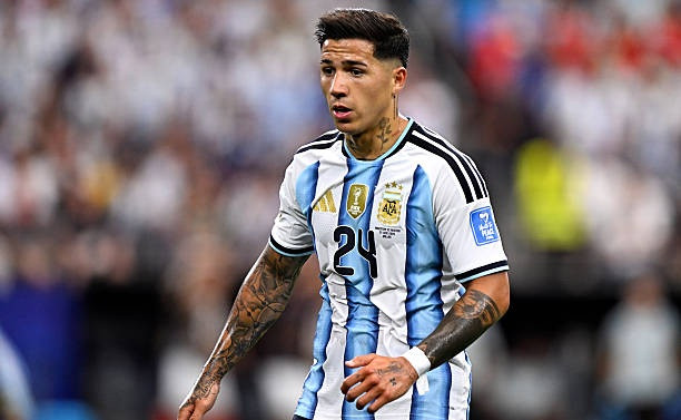 Enzo Fernandez và áp lực nghẹt thở trước tuyển Anh tại bán kết World Cup 2026