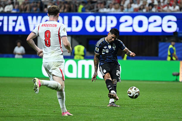 Anh 1-1 Argentina: Enzo Fernandez lập siêu phẩm sau đường dọn cỗ của Messi