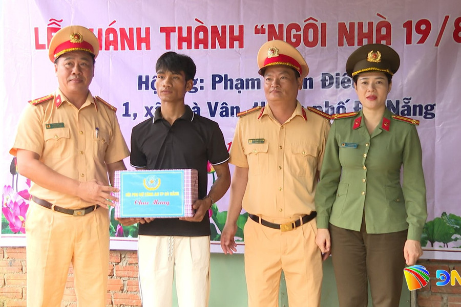 Khánh thành “Ngôi nhà 19/8” tặng hộ dân khó khăn tại xã Trà Vân
