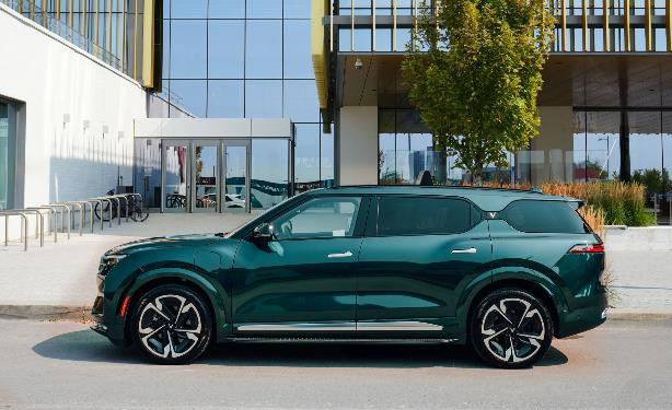 VinFast VF 9: chiếc SUV giúp mỗi chuyến công tác thành một ngày làm việc hiệu quả