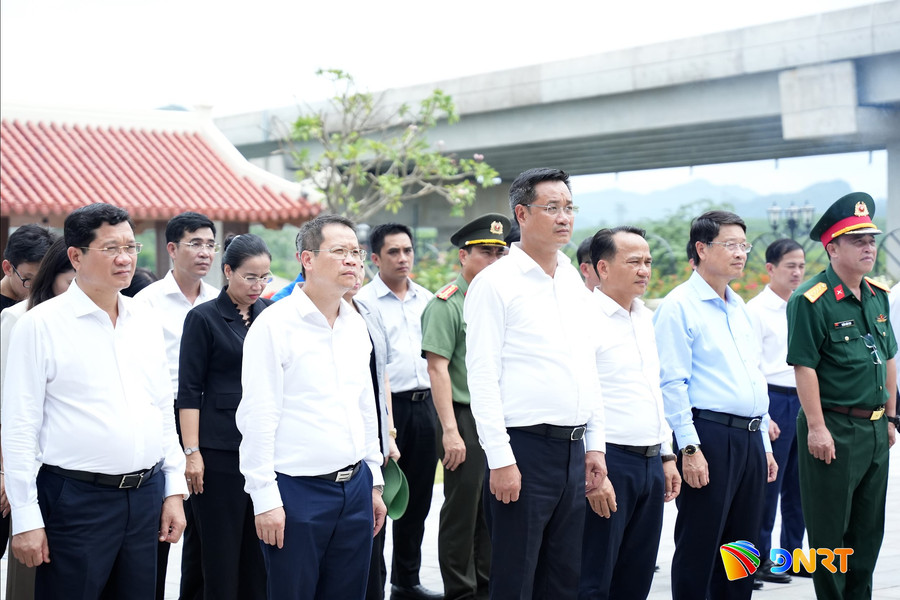 Lãnh đạo thành phố Đà Nẵng dâng hoa, dâng hương tại các di tích quốc gia tỉnh Quảng Trị