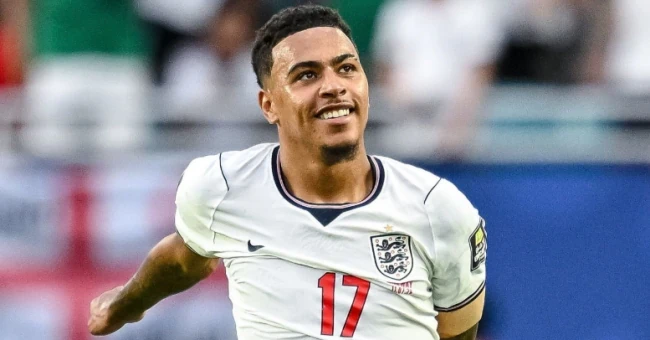 Arsenal sẵn sàng chi 100 triệu bảng cho Morgan Rogers, MU nhắm Neco Williams