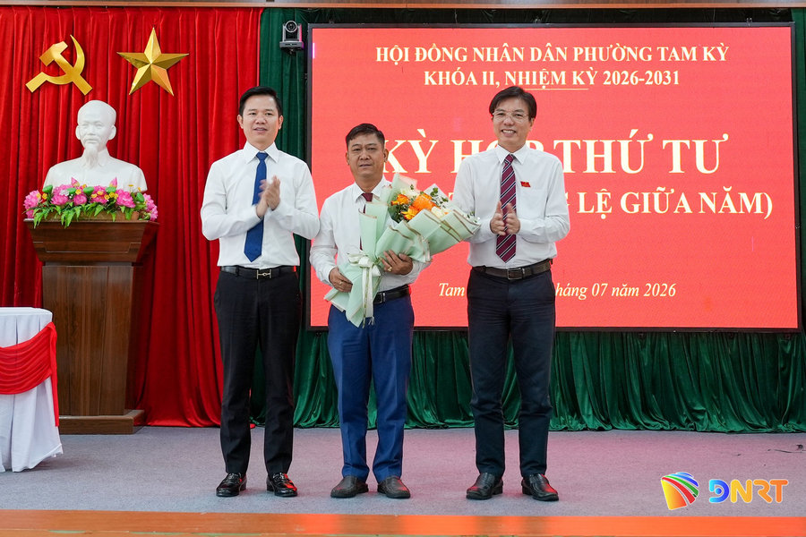Ông Phan Bá Hội được bầu giữ chức Chủ tịch HĐND phường Tam Kỳ khóa II