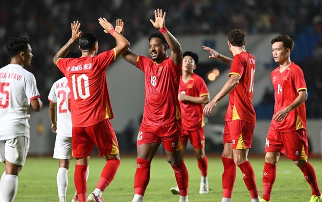 ĐT Việt Nam thắng Myanmar 4-0: Vũ điệu Samba rực cháy tại Thái Nguyên