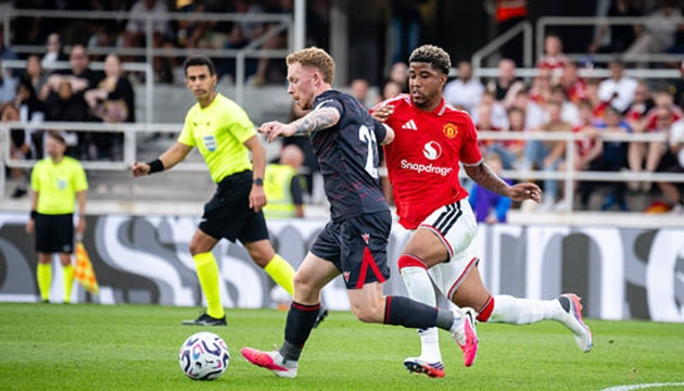 Andrey Santos tỏa sáng trong ngày Man United thất thủ 0-1 trước Wrexham