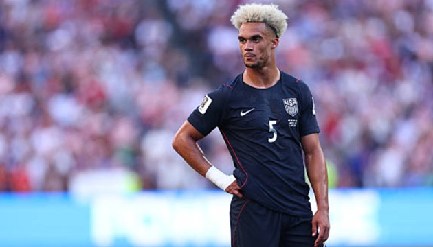 Man Utd quyết chi 35 triệu bảng chiêu mộ Antonee Robinson nhằm gia cố hành lang trái
