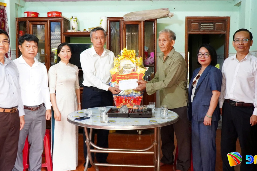 Xã Trà Liên trao tặng hơn 1.000 suất quà đến người có công dịp 27/7