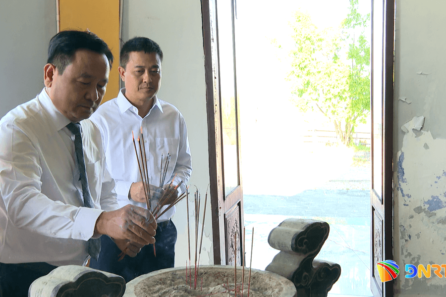 Phó Chủ tịch HĐND thành phố Đà Nẵng Nguyễn Công Thanh viếng hương các nghĩa trang liệt sĩ, khu di tích