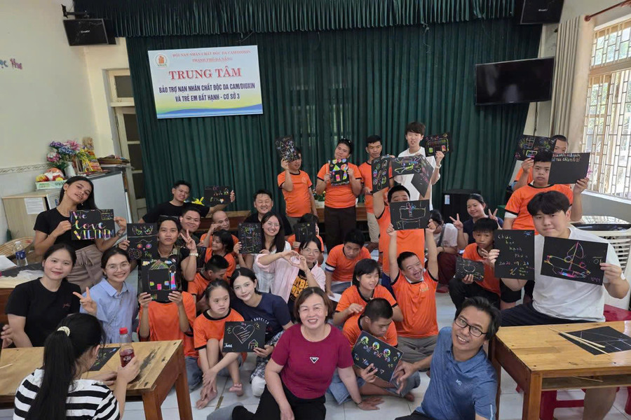 International cultural exchange and charity activities held in Da Nang