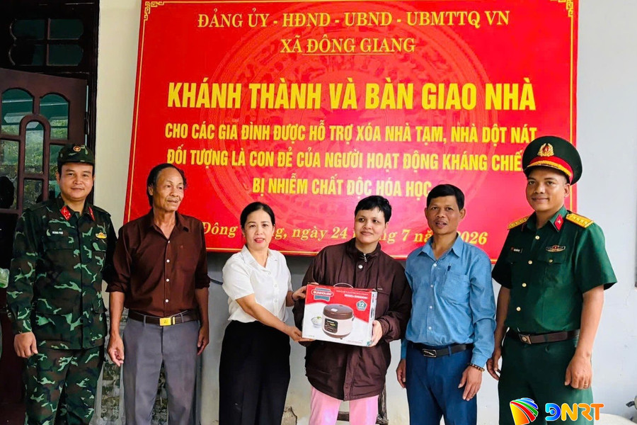 Xã Đông Giang bàn giao nhà cho thân nhân người hoạt động kháng chiến bị nhiễm chất độc hóa học