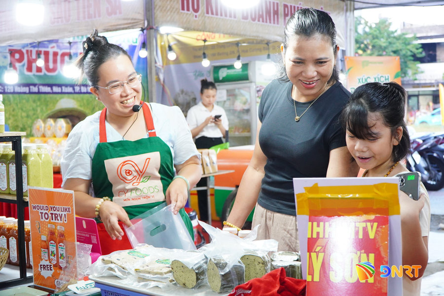 Phường Hòa Xuân khai mạc chợ phiên "Làng trong phố"
