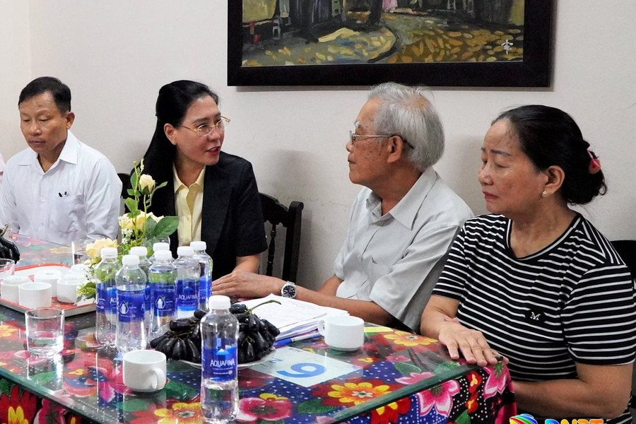 Phó Trưởng ban Tổ chức Trung ương Bùi Thị Quỳnh Vân thăm gia đình thân nhân liệt sĩ tại Đà Nẵng