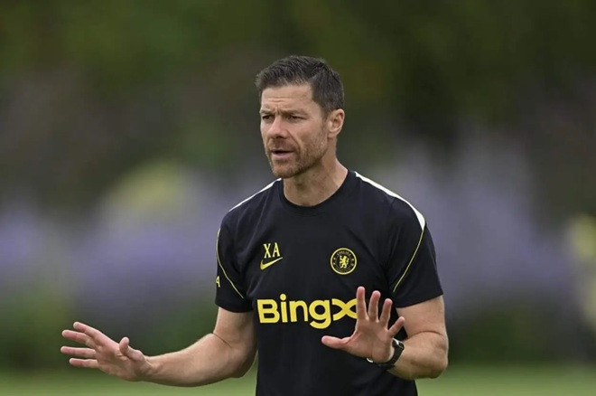 Danh sách du đấu của Chelsea: Xabi Alonso trao cơ hội cho mầm non Cobham và gạch tên trụ cột