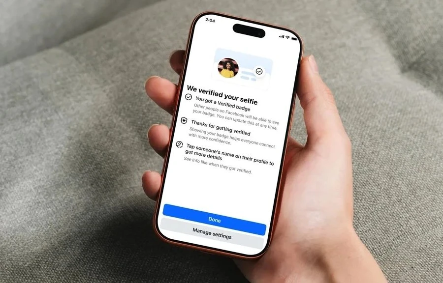 Meta ra mắt huy hiệu tick trắng Facebook Verified miễn phí: Cơ chế video selfie vận hành thế nào?