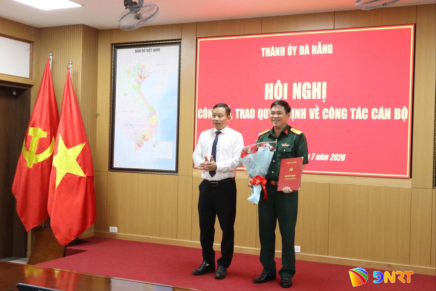 Chính ủy Bộ Chỉ huy Quân sự thành phố Đinh Văn Hưng giữ chức Phó Bí thư Đảng ủy Quân sự thành phố Đà Nẵng