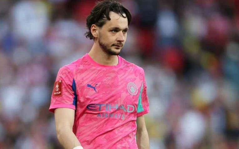 Leeds United tiến gần chữ ký 40 triệu bảng của thủ thành James Trafford từ Man City