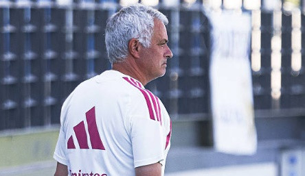 Jose Mourinho tái xuất Real Madrid: Sự rũ bỏ cái tôi của Người Đặc Biệt phiên bản 2026