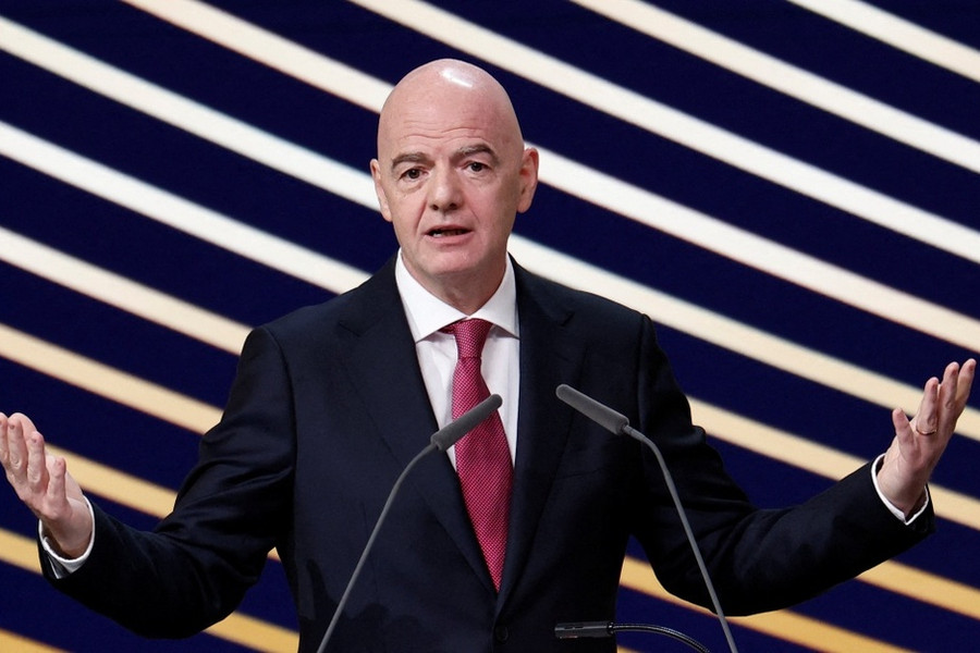 UEFA triệu tập họp khẩn phản đối FIFA thương mại hóa World Cup