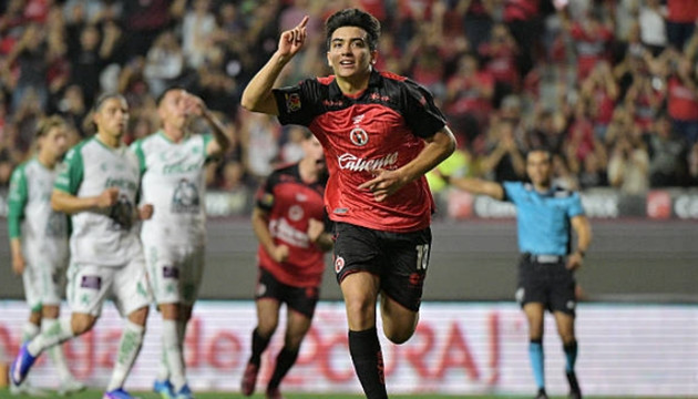 Man Utd chi 20 triệu bảng chiêu mộ Gilberto Mora: Lời giải cho bài toán kế vị Bruno Fernandes
