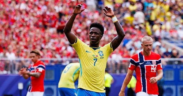 Real Madrid thất thế trên bàn đàm phán: Vinicius Junior nắm quyền tự quyết tương lai