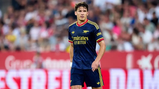 Tzolis rực sáng ngày ra mắt, Arsenal đè bẹp Girona 4-1 trong trận giao hữu tiền mùa giải
