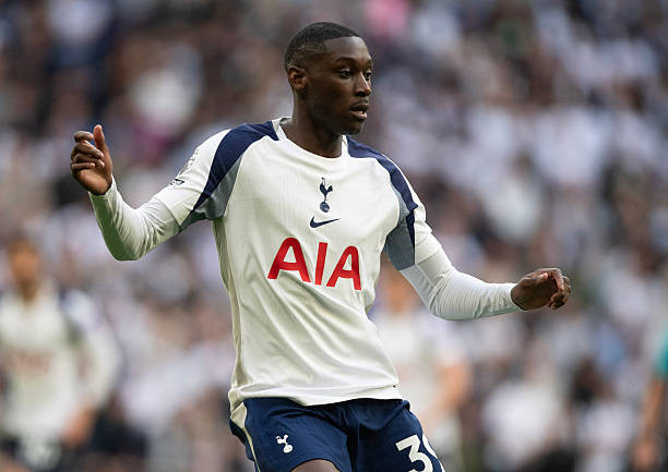 Juventus hoàn tất thương vụ Randal Kolo Muani từ PSG với tổng giá trị 50 triệu euro