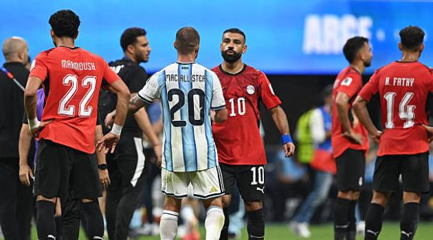 Chuyển nhượng sáng 2/8: Mohamed Salah gia nhập Trabzonspor, Man City chốt Pedro Neto 70 triệu bảng