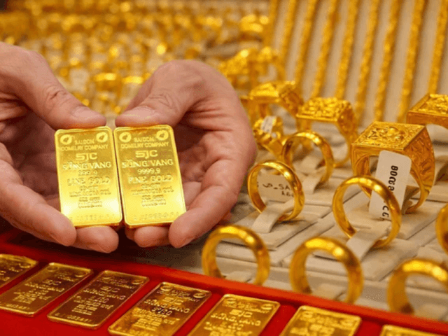 Giá vàng 03/08/2026: SJC 137,5-141,5 triệu đồng/lượng, tăng 500.000 đồng