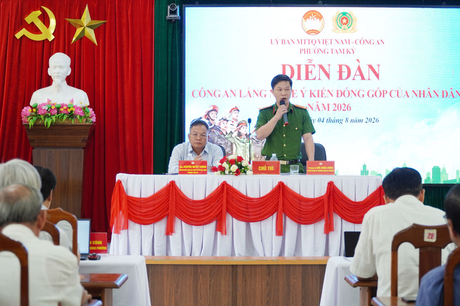 Công an phường Tam Kỳ lắng nghe góp ý của nhân dân