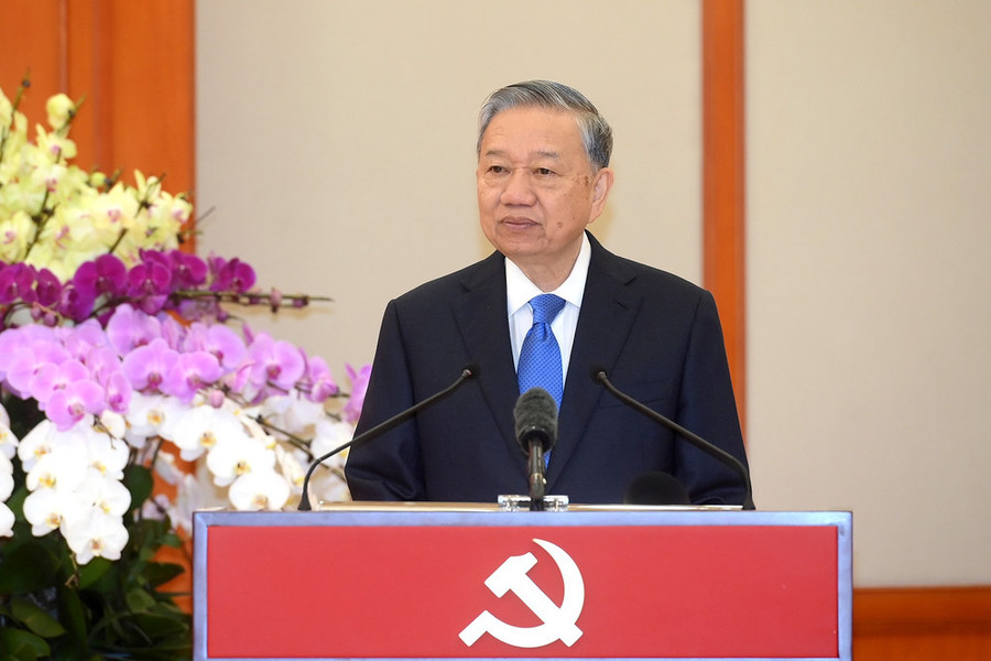Bộ Chính trị ban hành Nghị quyết về công tác người Việt Nam ở nước ngoài
