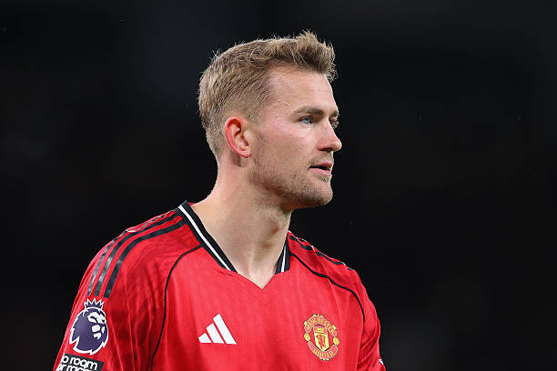 Manchester United vắng De Ligt và tân binh Karl Darlow ở giai đoạn khởi đầu mùa giải 2026/2027