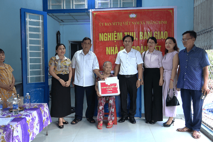 Điểm tựa vươn lên cho người nghèo