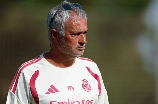Real Madrid đối mặt bài toán 25 cầu thủ: 6 cái tên trước nguy cơ rời Bernabeu