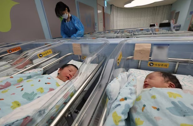 Tình trạng thiếu bác sĩ sơ sinh tại Hàn Quốc