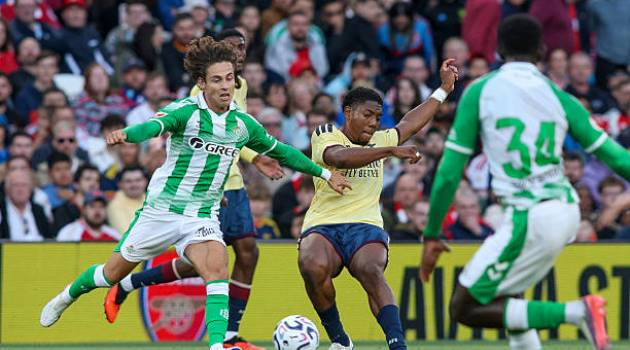 Arsenal gục ngã 1-3 trước Real Betis: Myles Lewis-Skelly chỉ ra giá trị thực sự đằng sau trận thua