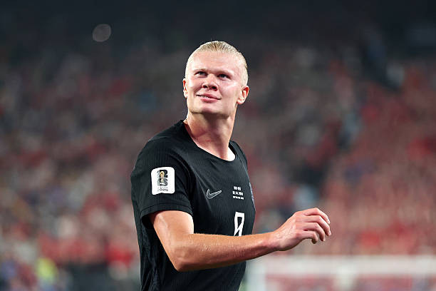 Haaland gửi thông điệp đặc biệt khi James Trafford tới Leeds United với giá kỷ lục