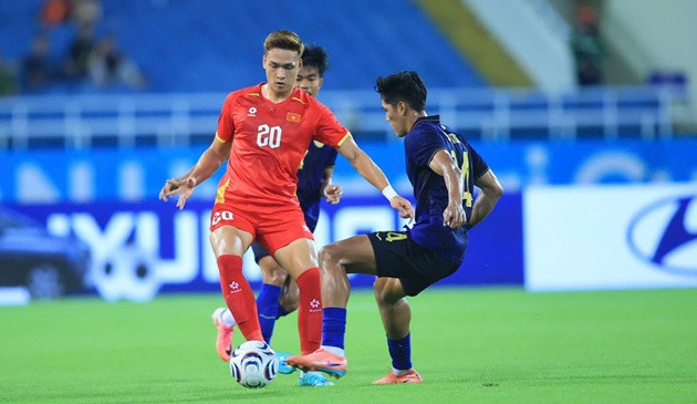 Tuyển Việt Nam hạ Campuchia 3-1: Ngôi đầu bảng A và những bài toán nan giải của HLV Kim Sang-sik