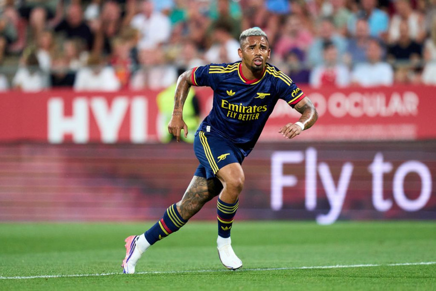 Người đại diện Gabriel Jesus chính thức làm rõ tin đồn rời Arsenal sang Napoli