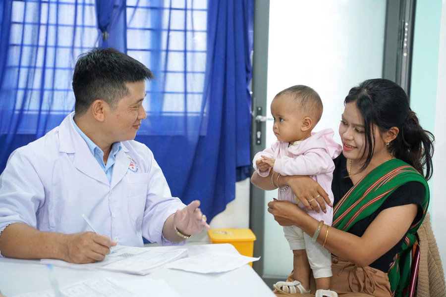 Để mẹ tròn, con khỏe giữa núi rừng
